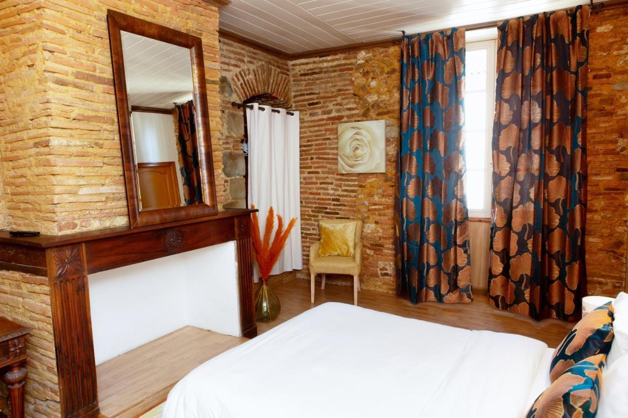 Cafe De France Eauze Bed & Breakfast Екстериор снимка