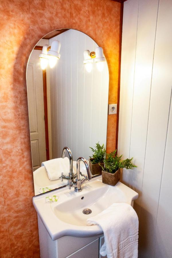 Cafe De France Eauze Bed & Breakfast Екстериор снимка