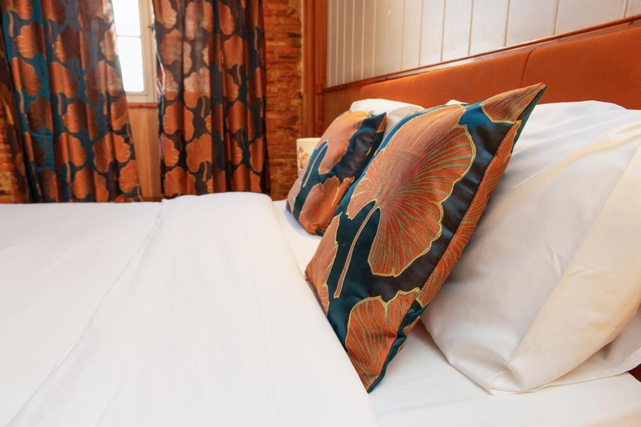Cafe De France Eauze Bed & Breakfast Екстериор снимка