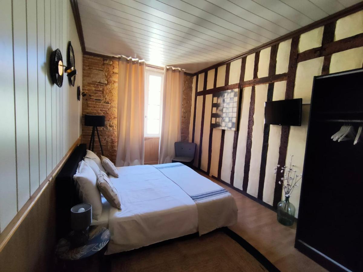 Cafe De France Eauze Bed & Breakfast Екстериор снимка