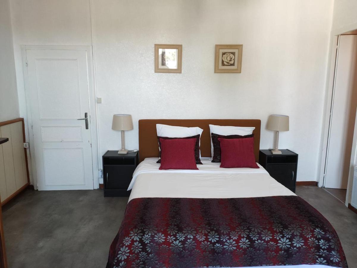 Cafe De France Eauze Bed & Breakfast Екстериор снимка